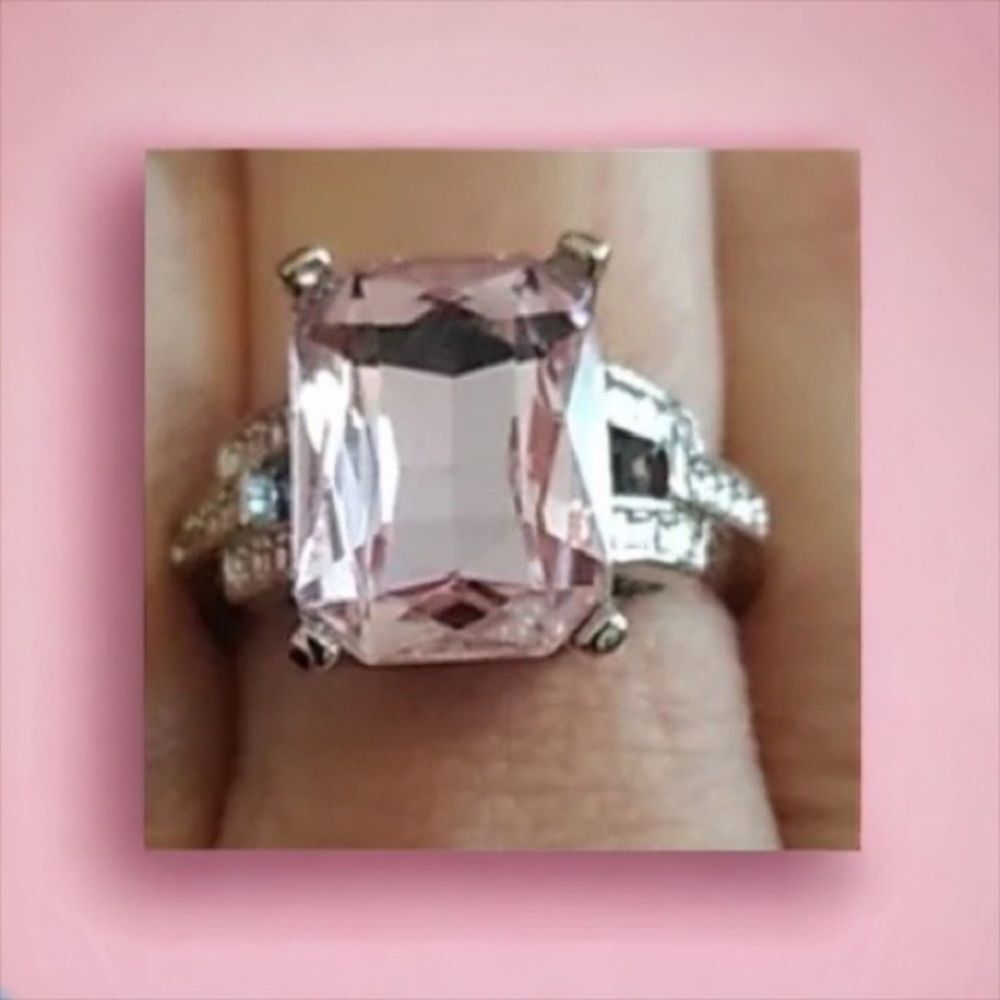 💗Beautiful Radiant Pink Sapphire Silver Cocktail Ring